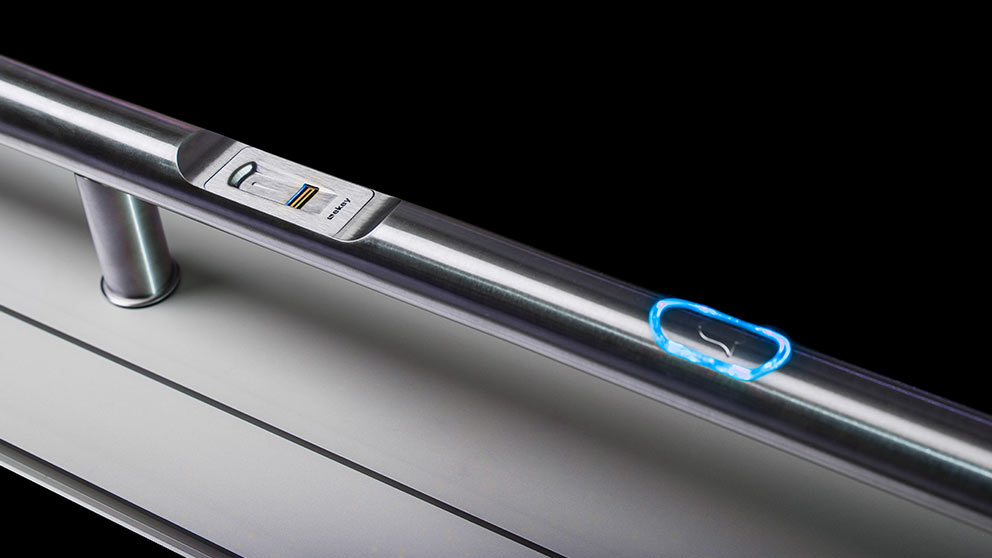 Czytnik linii papilarnych w drzwiach Aluhaus